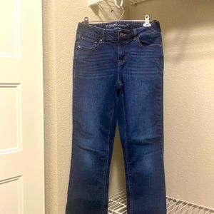 M Jeans by Maurices. Slim boot, mid-rise, size 6